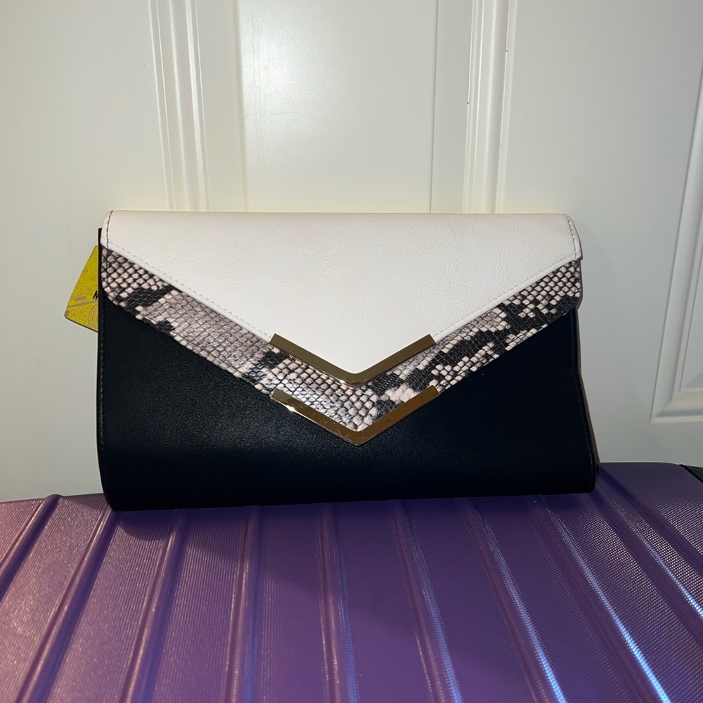 Black clutch